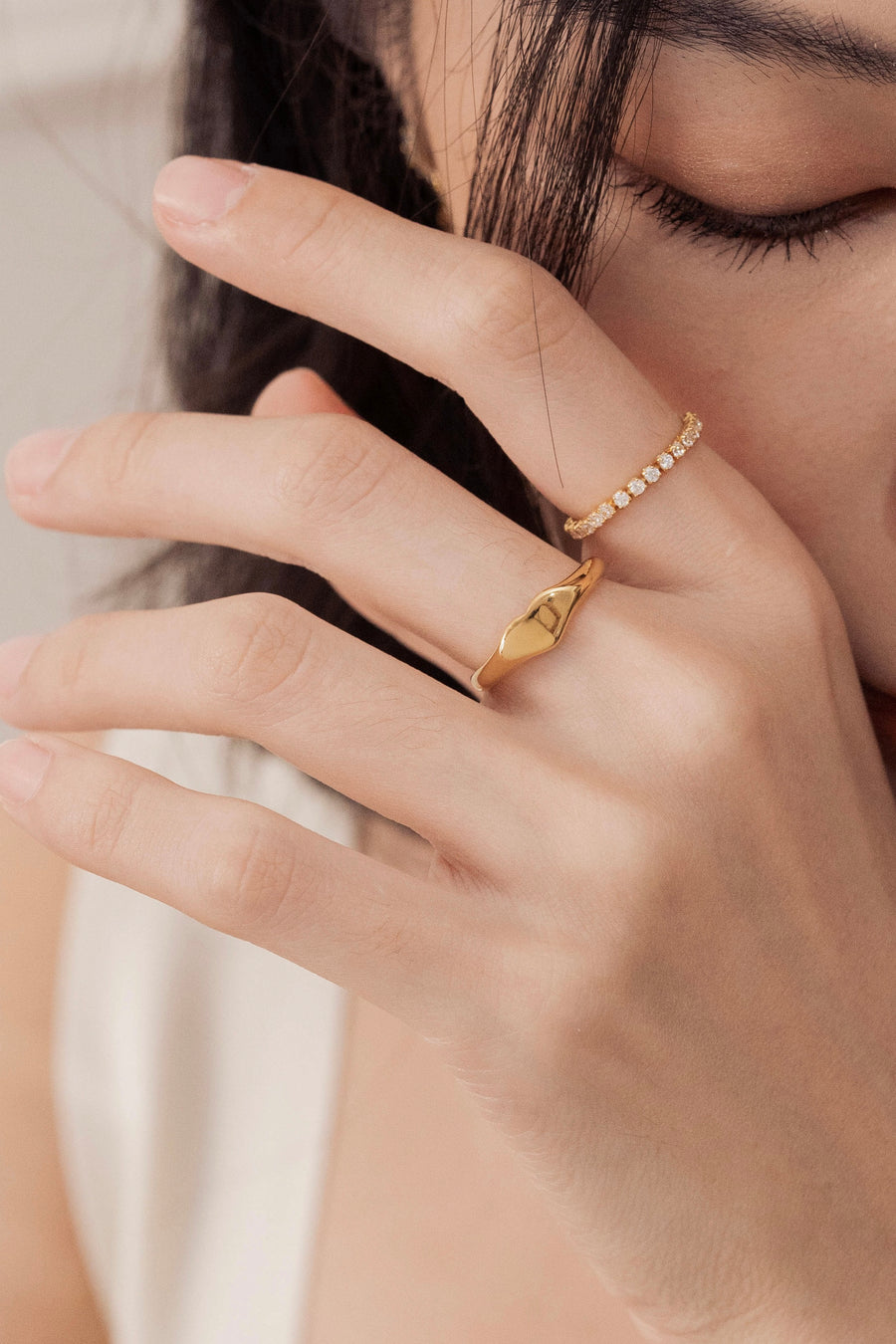 Engravable Gold Heart Signet Ring